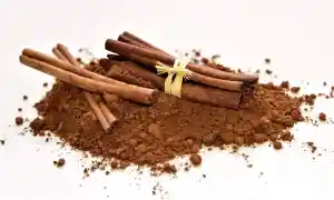 Abundancia y amor con la canela: Un viaje esotérico
